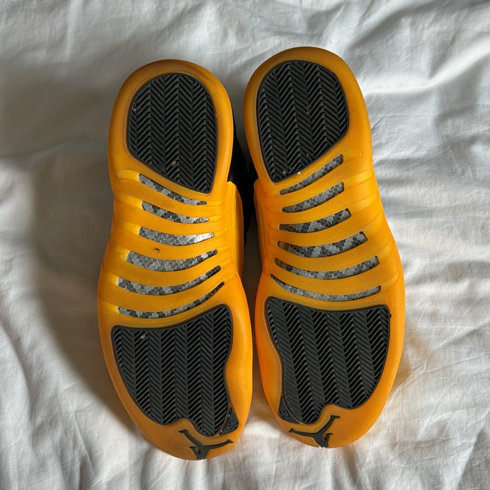 Air Jordan 12 Retro Mens Size 11.5. Black and university gold and black - Picture 4 of 7